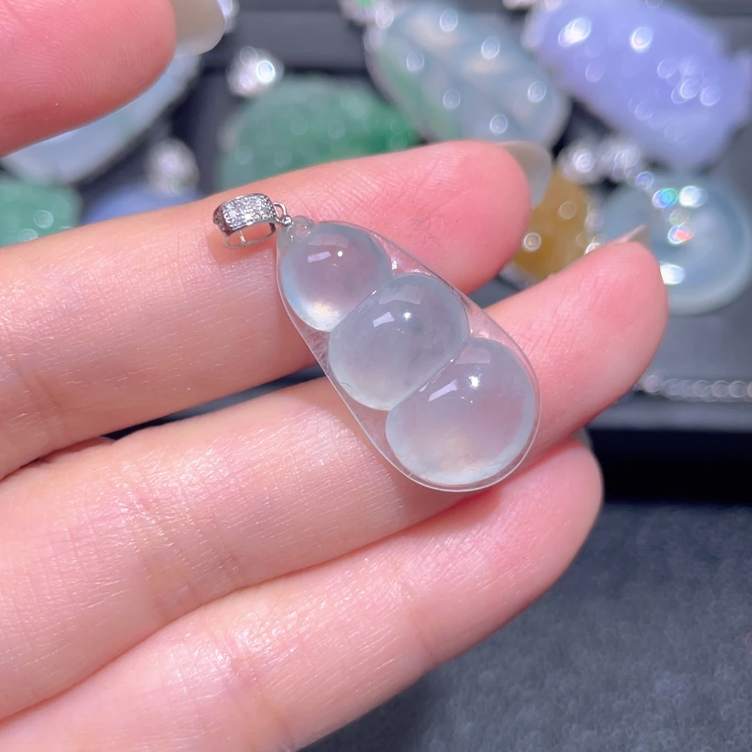 颈饰18K金镶嵌翡翠翡翠