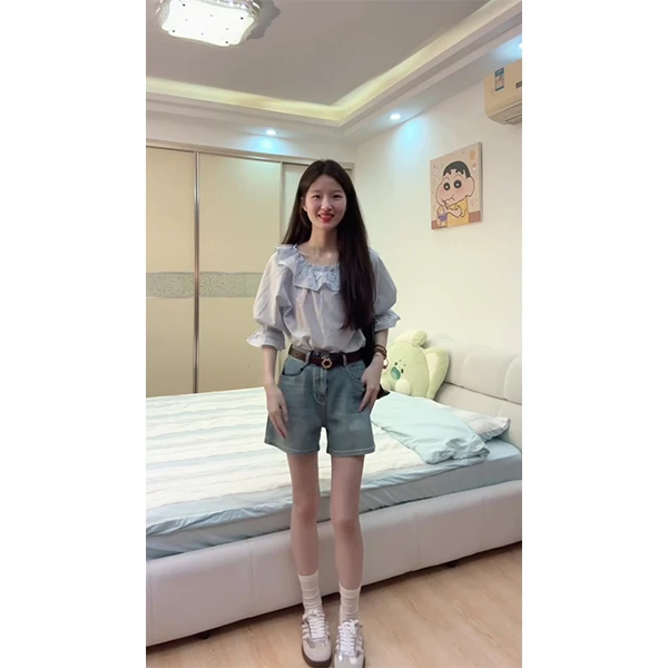 2060夏季复古荷叶领浅蓝色条纹系带衬衫高腰显瘦牛仔短裤两件套装