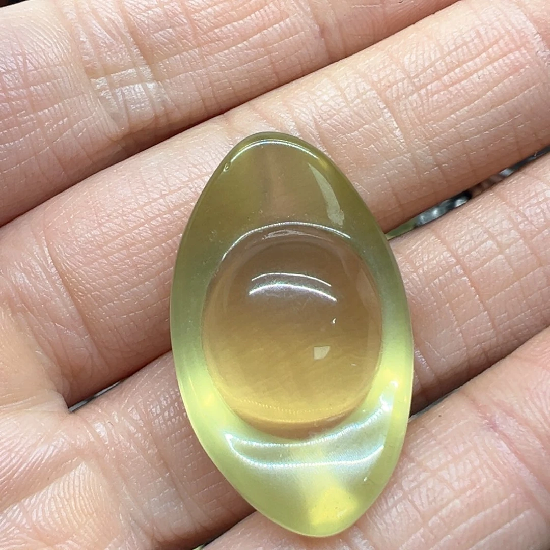 水晶摆件未镶嵌可*儿