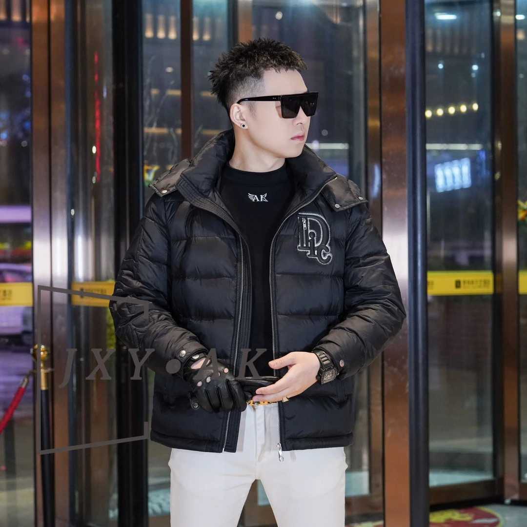 男士2025冬季新款轻奢连帽短款鸭绒服休闲时尚字母设计轻软暖外套