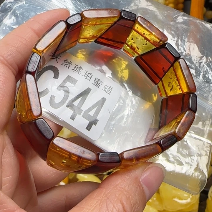 琥珀珠宝奇石未镶嵌多样性发其一