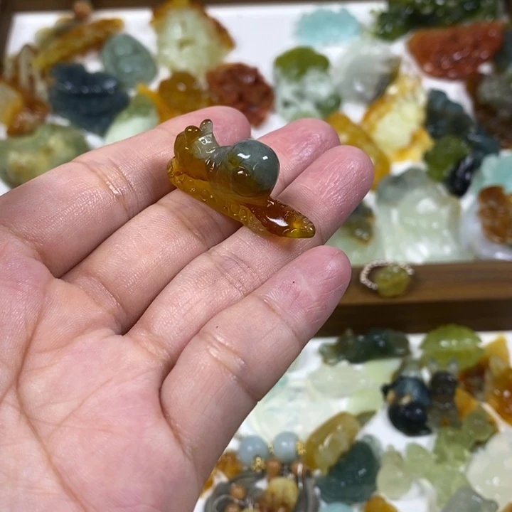 未镶嵌蛇纹石玉吊坠半**田