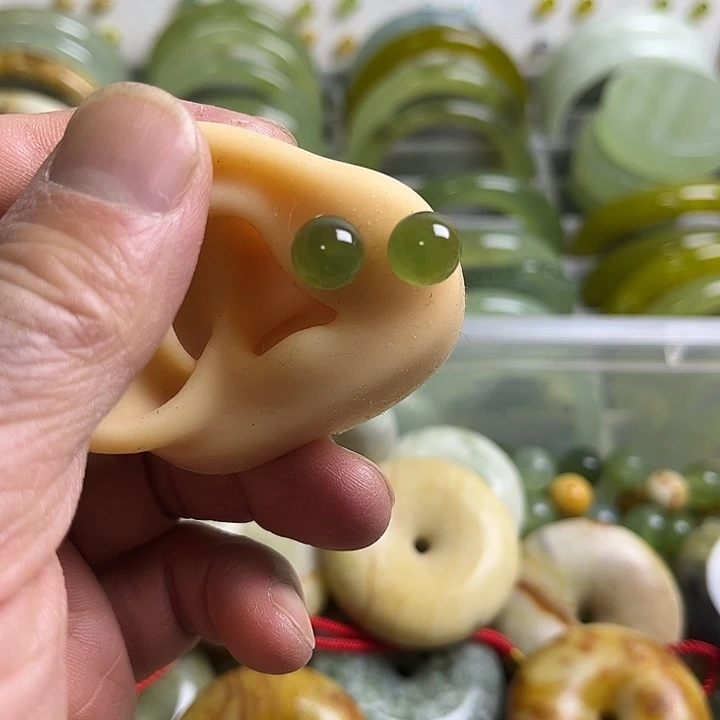 合金蛇纹石玉颈饰