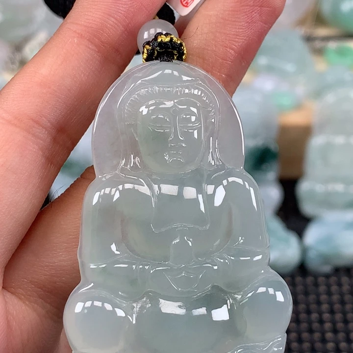 颈饰未镶嵌翡翠观音