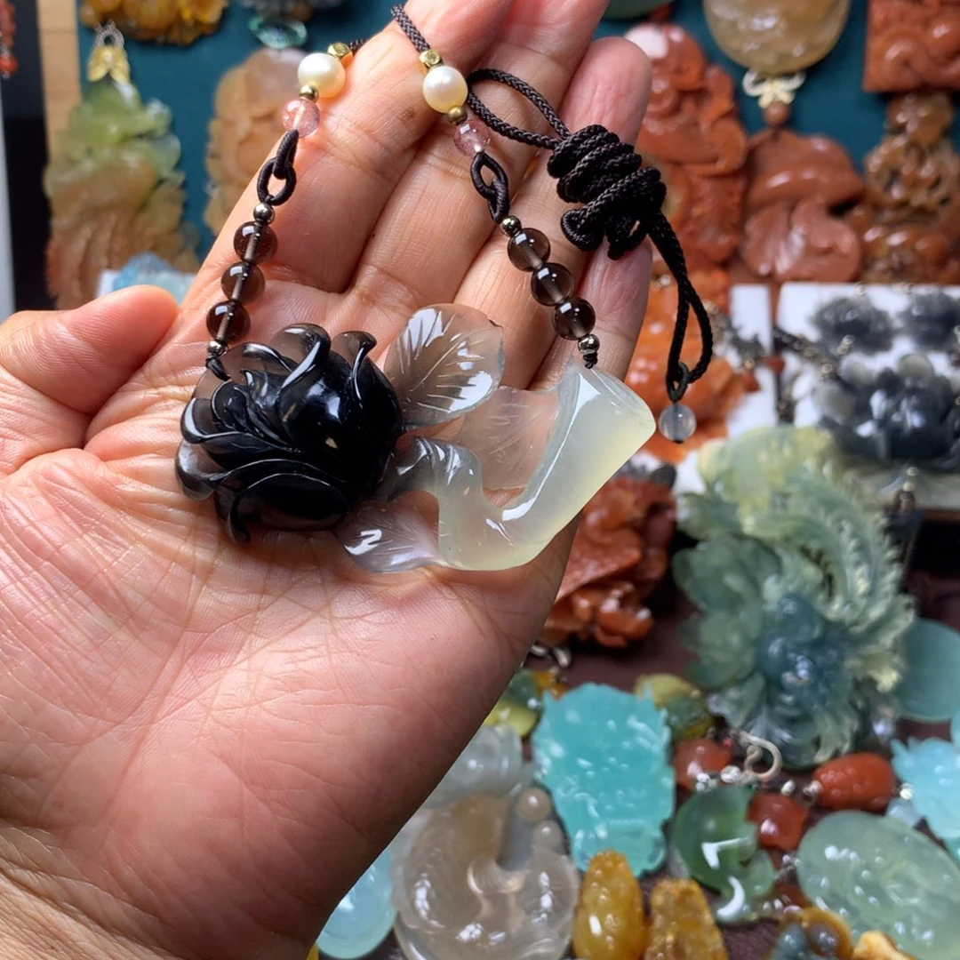 蛇纹石玉未镶嵌挂坠