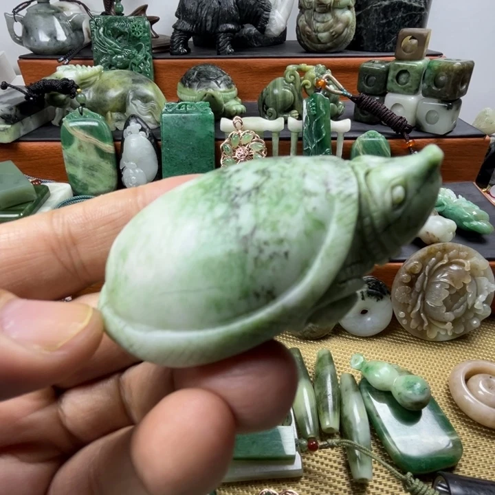 独山玉未镶嵌珠宝半成品