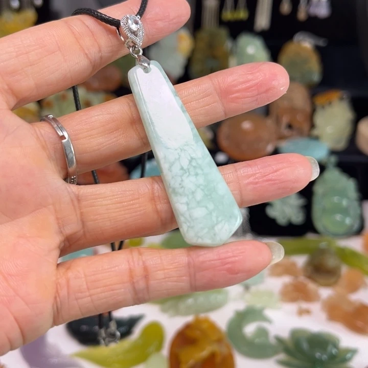 蛇纹石玉未镶嵌吊坠(赠链)