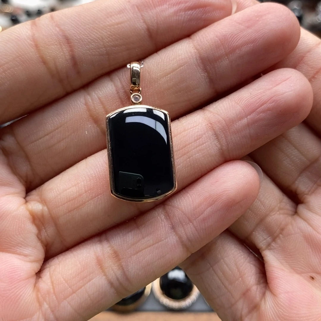 颈饰18K金镶嵌翡翠y****g墨翠