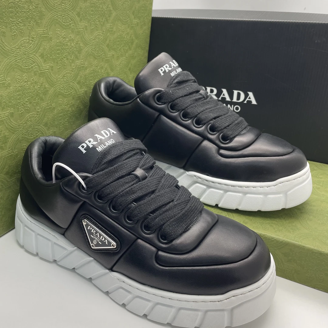 99新 Prada/普拉达 /40.5欧码/黑色三角标时尚潮流厚底松糕鞋