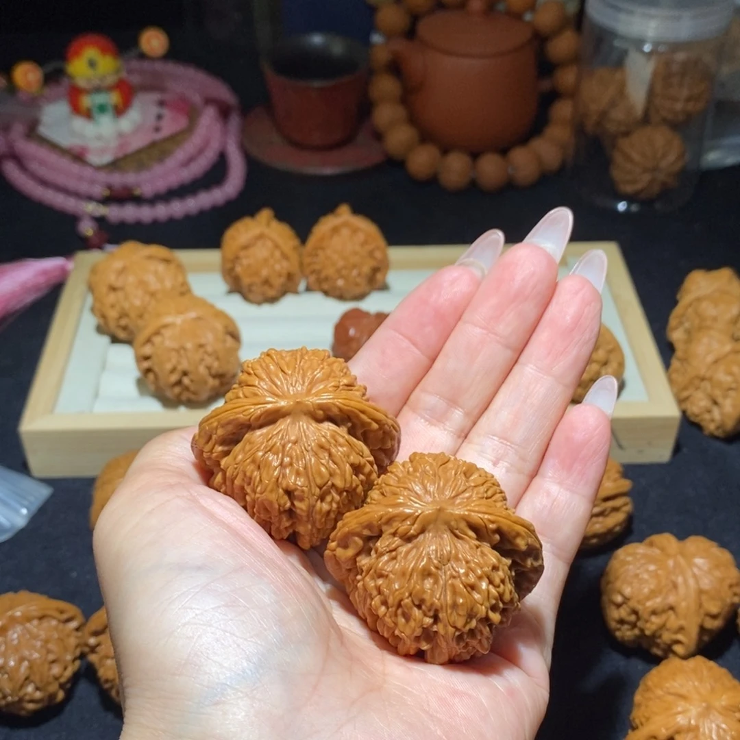 尘***世文玩核桃吊坠楼子