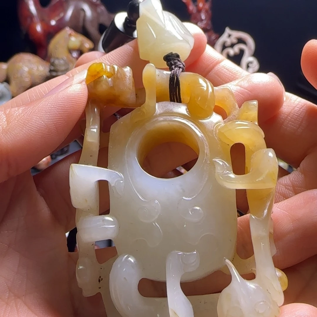 和田玉颈饰未镶嵌