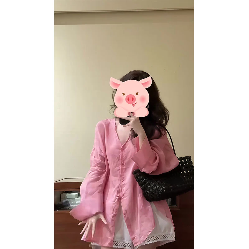 休闲慵懒感粉色衬衫套装女2025夏气质显白V领上衣白色短裤两件套