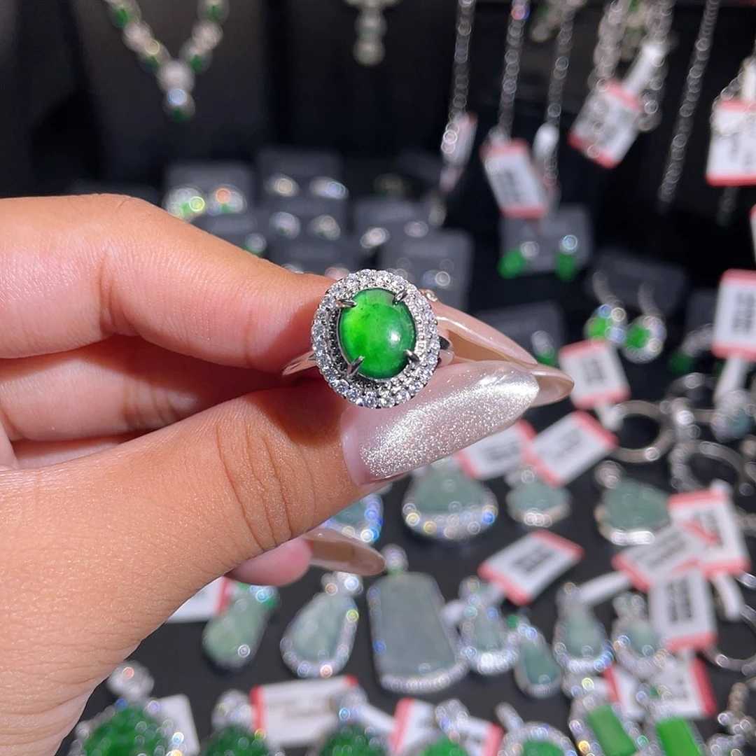 未镶嵌戒指翡翠戒指