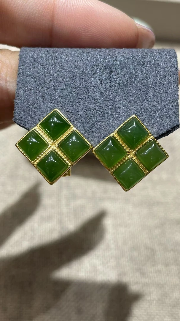 碧玉冰底满绿方糖组合设计款耳扣925银镶嵌，尺寸约12.5/4.5mm
