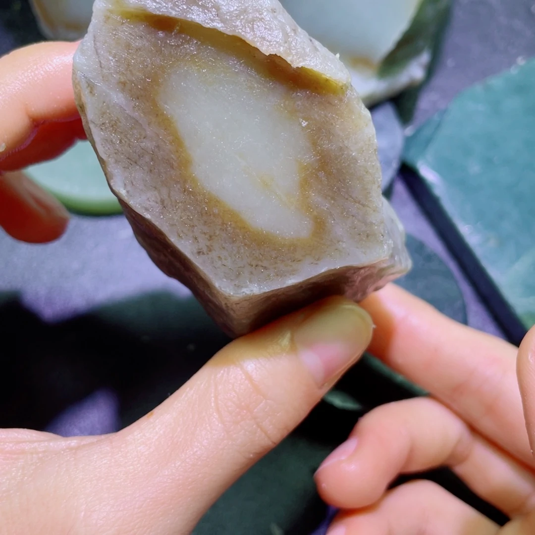 和田玉（糖玉）未镶嵌珠宝半成品