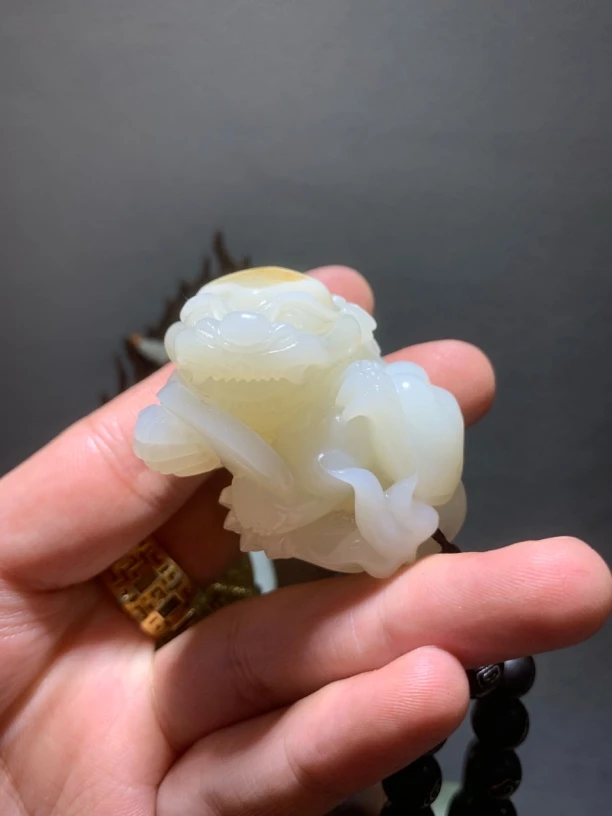 新疆和田 羊脂玉籽料 貔貅 重量75克
