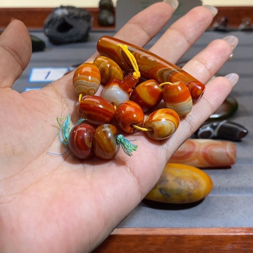 犇***犇玛瑙/玉髓颈饰合金