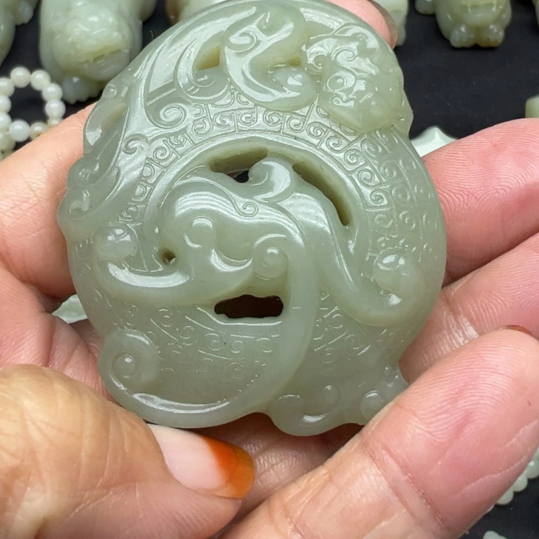 和田玉（糖玉）未镶嵌颈饰