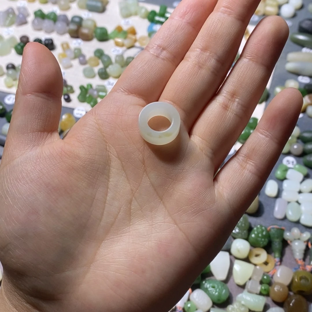 和田玉未镶嵌颈饰三*丫