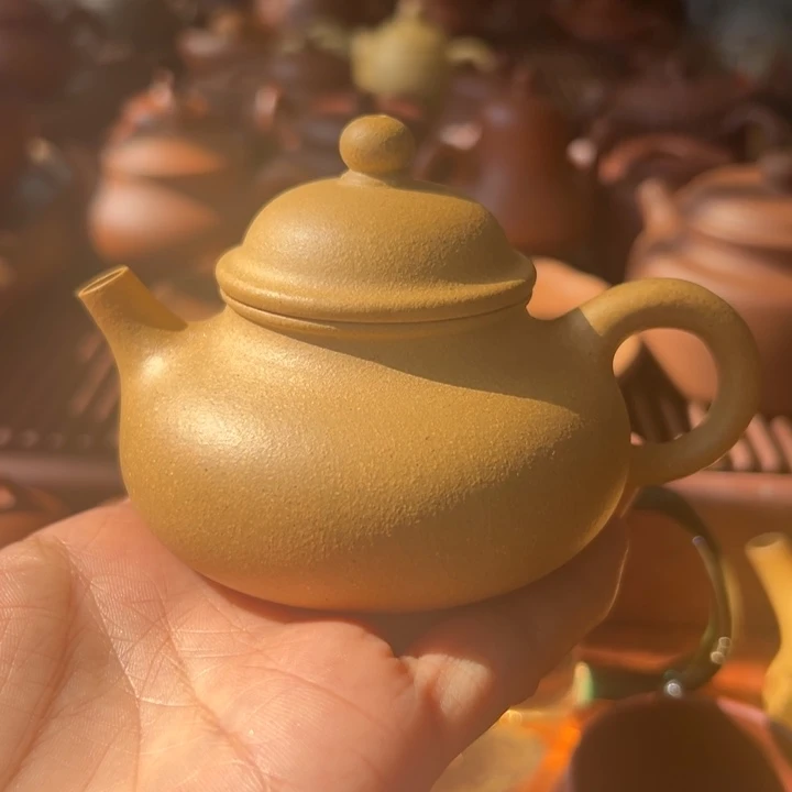紫砂茶壶黄金容天120cc