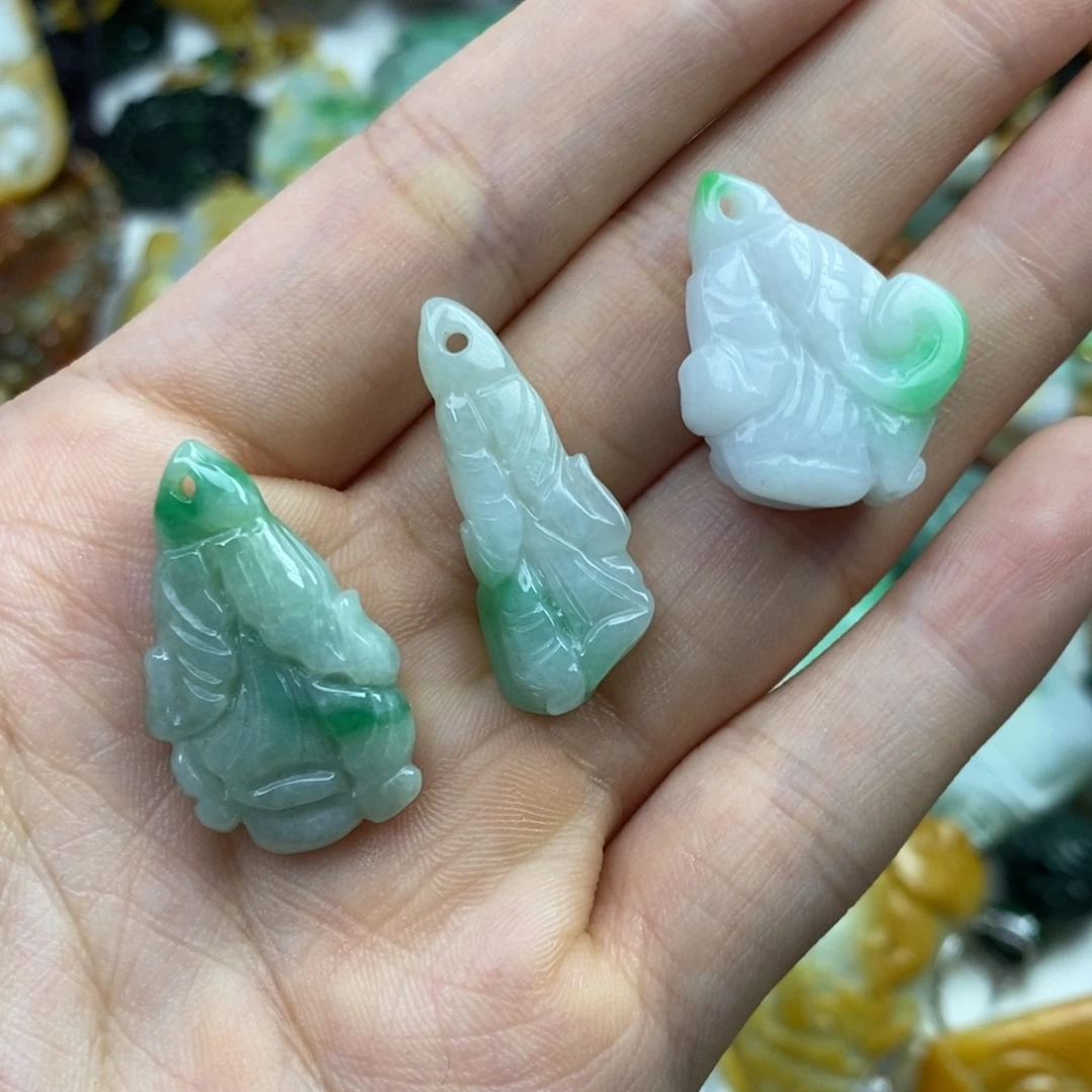 翡翠未镶嵌颈饰吊坠