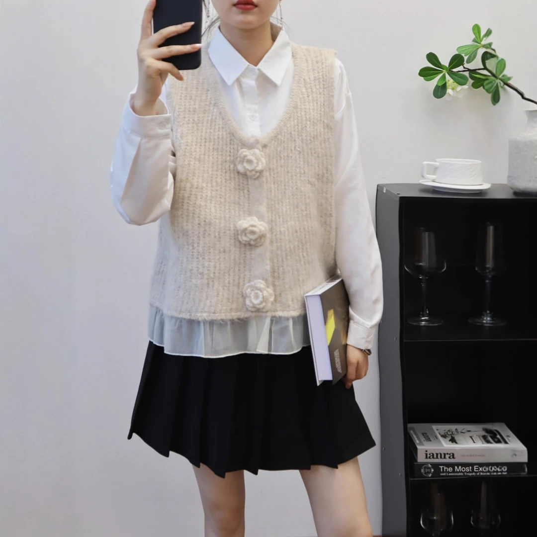 立体花朵拼接网纱针织马甲开衫女秋冬新款宽松无袖毛衣背心潮