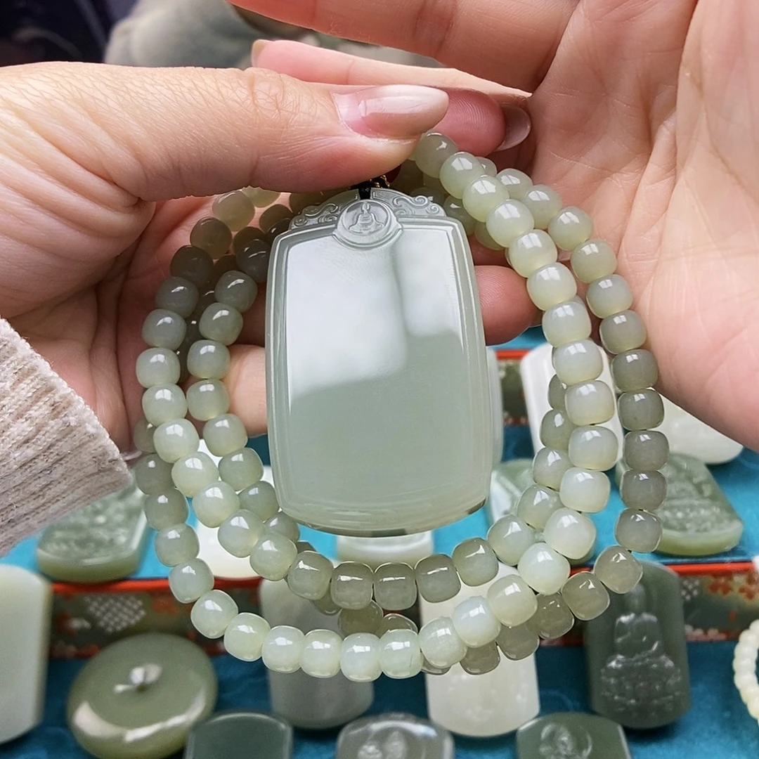 用***1和田玉未镶嵌颈饰