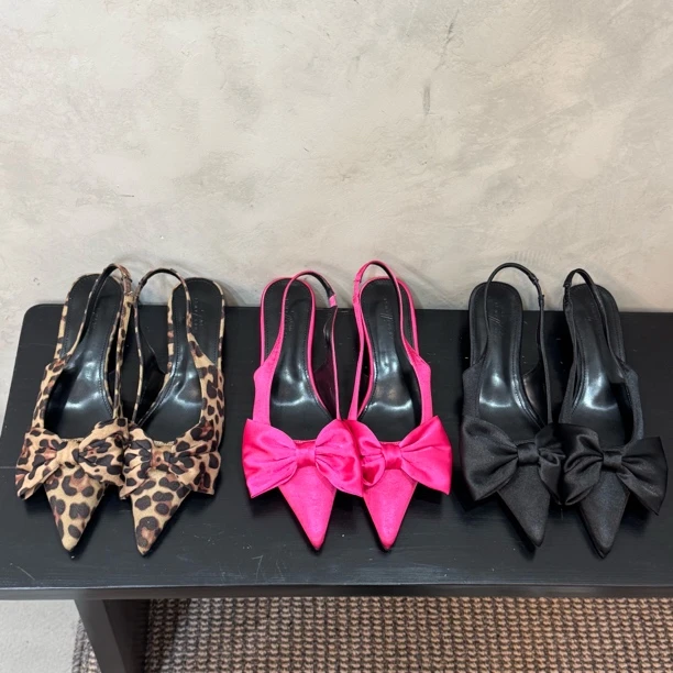 时装凉鞋尖头女蝴蝶结女士气质性感百搭浅口少女时尚绸缎凉鞋