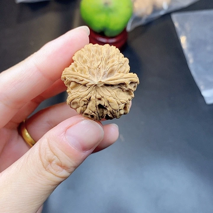 云***客文玩核桃吊坠磕碰不退不换