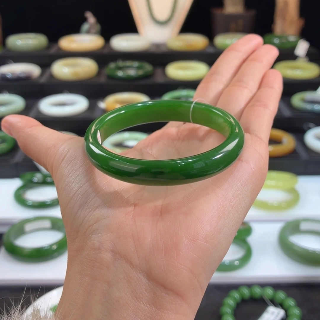 和田玉未镶嵌手镯俄碧老料辣绿色53