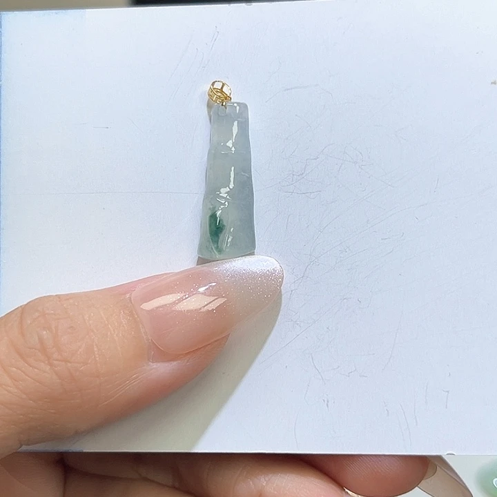 颈饰18K金镶嵌翡翠