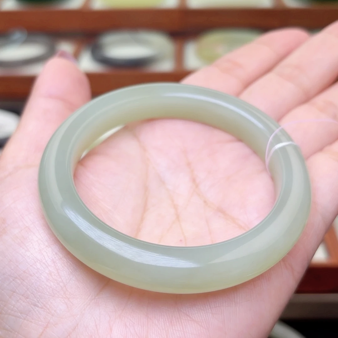 【闪购商品】和田玉手镯未镶嵌