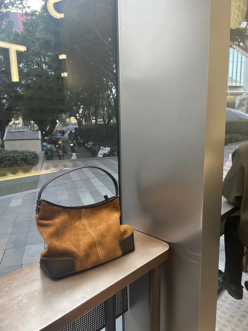麂皮绒休闲百搭挎包