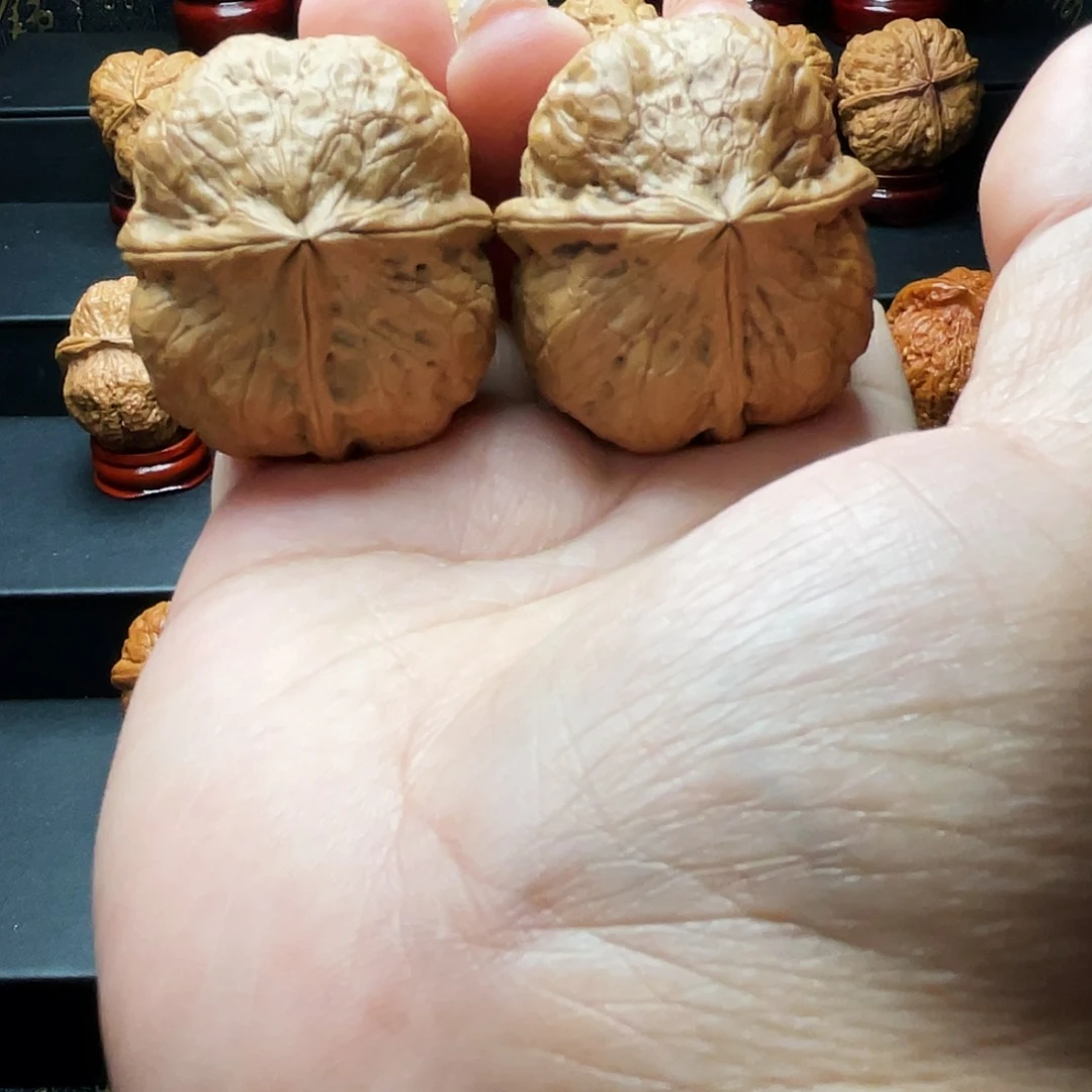 文玩核桃把件老八一