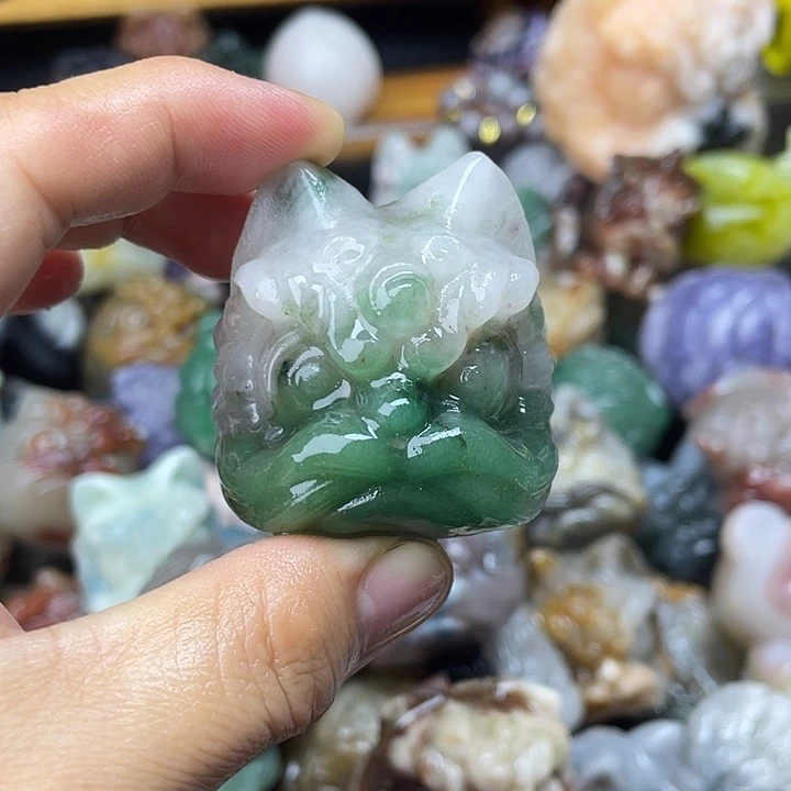 石英岩玉未镶嵌醒狮