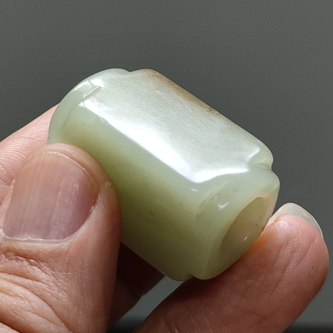 漂亮的大孔勒子，青黄色，完好，包浆温润，美沁