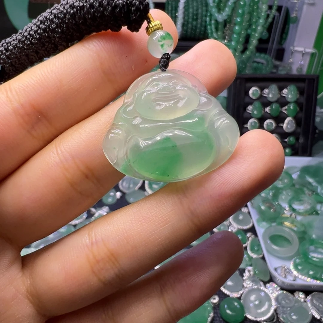 石英质玉（非洲翠）未镶嵌颈饰