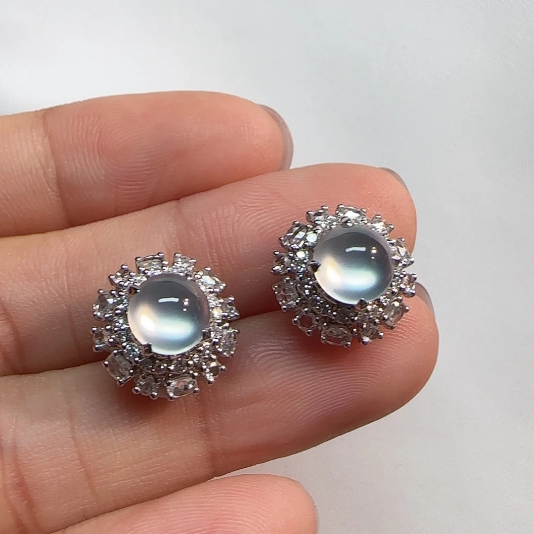 翡翠18K金镶嵌耳钉蛋面