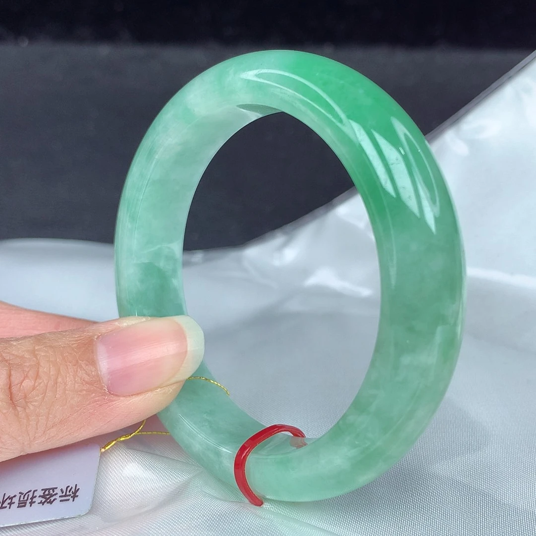 翡翠手镯未镶嵌51圈4185