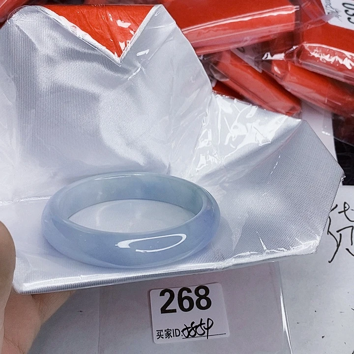 翡翠未镶嵌手镯一图一物实物为准（微瑕处理）