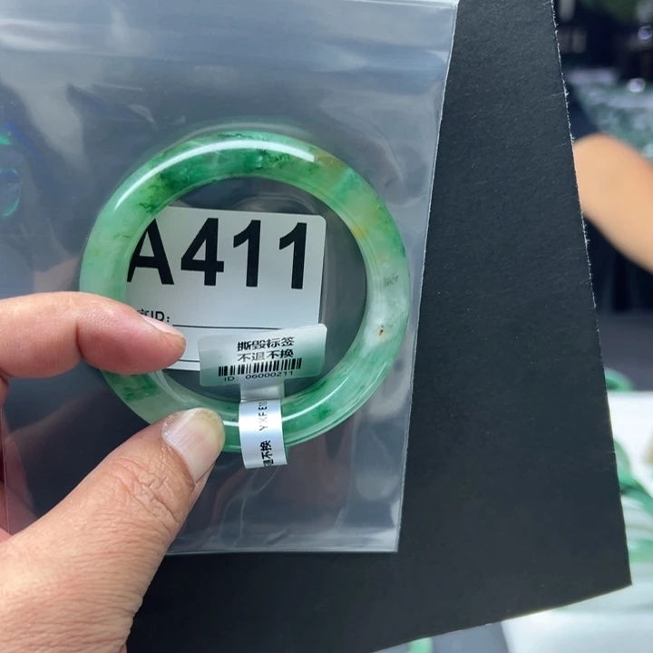 永****石英质玉未镶嵌手镯57.1-411