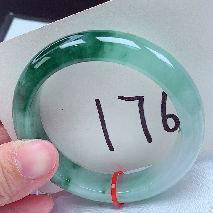 翡翠未镶嵌手镯翡翠