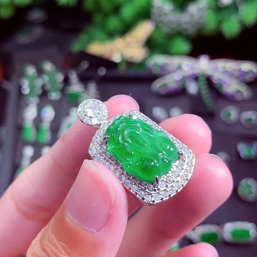 颈饰未镶嵌翡翠天然