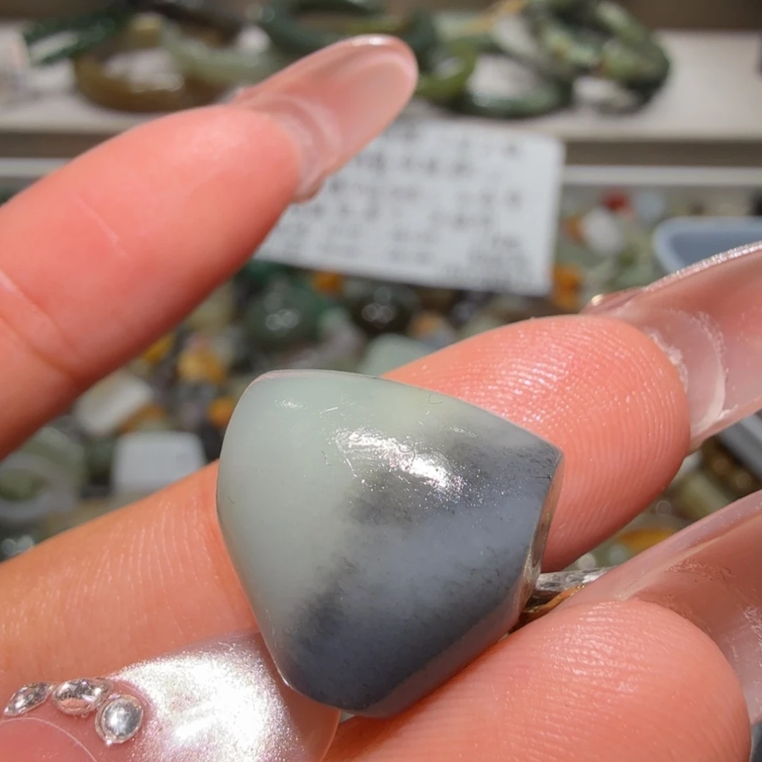 和田玉未镶嵌珠宝奇石