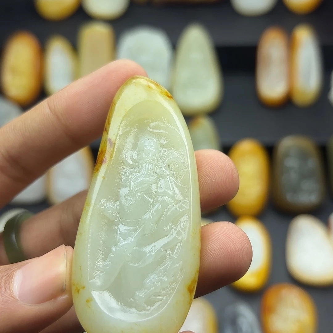 大***…和田玉未镶嵌颈饰