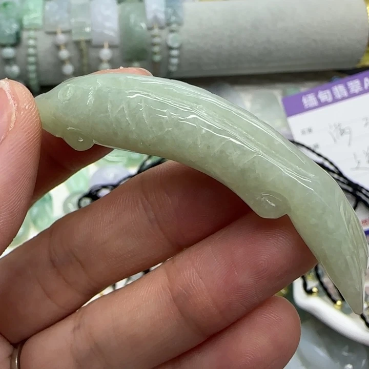 玉***兔颈饰未镶嵌翡翠手牌