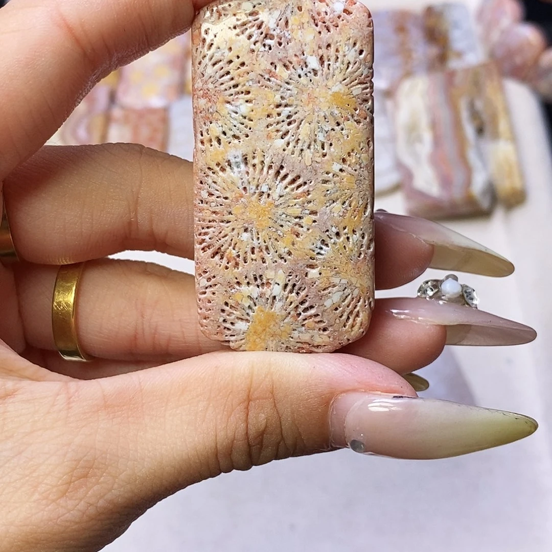 查罗石合金颈饰浩**彬