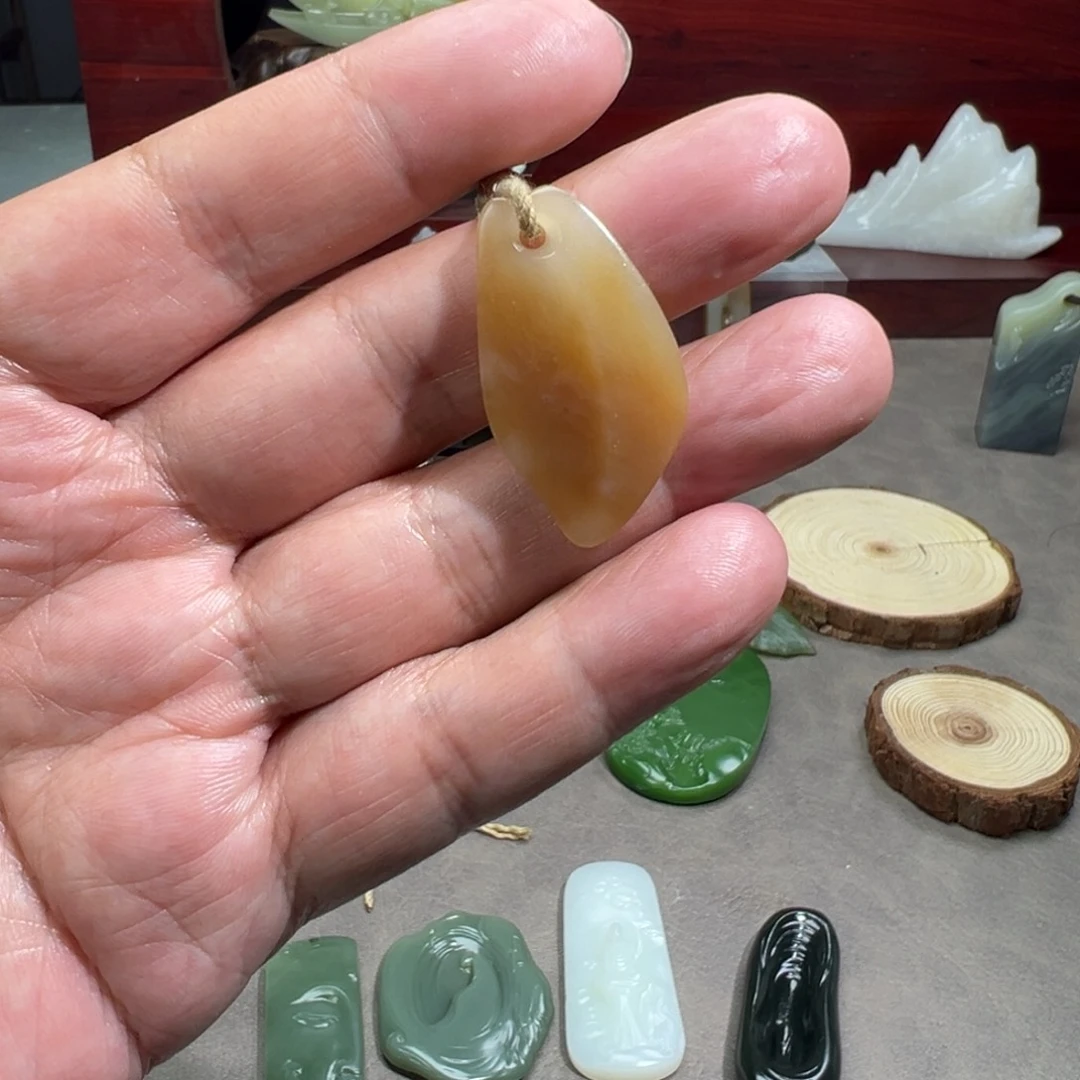 和田玉未镶嵌颈饰