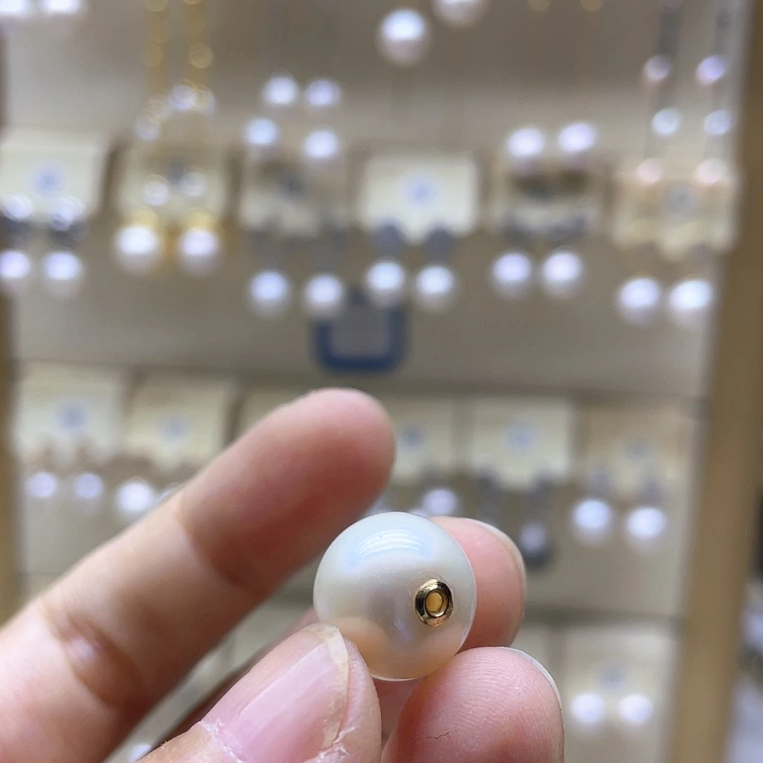 淡水珍珠18K金镶嵌颈饰