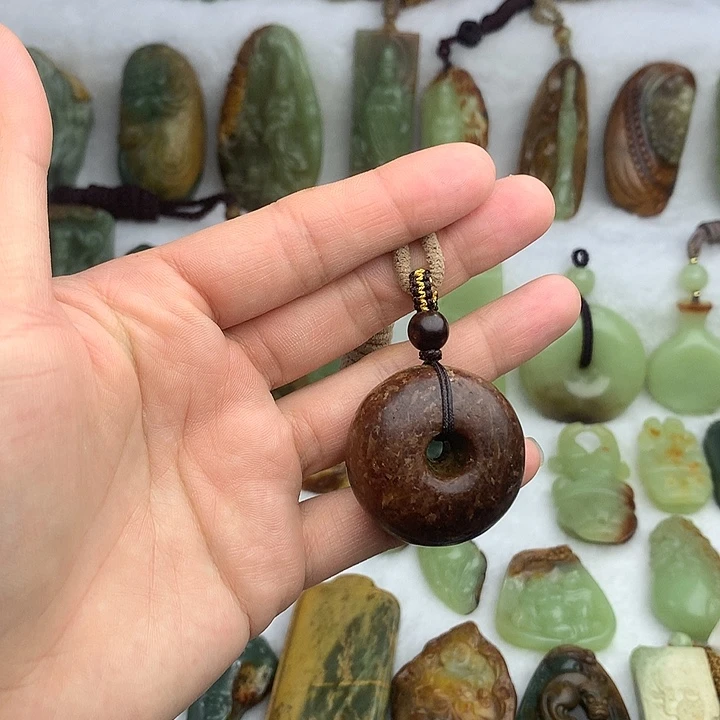 岫岩河磨玉（透闪石质玉）未镶嵌挂件